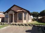 R6,000 2 Bed Meredale Property To Rent