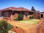 R725,000 3 Bed Casseldale House For Sale