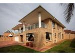 4 Bed Summerstrand House For Sale