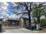 R600,000 1 Bed West Hill Apartment For Sale