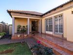 3 Bed Bergtuin Property For Sale