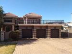 R35,000 5 Bed Country View House To Rent
