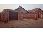 2 Bed Spruitview House For Sale