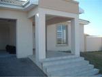 3 Bed Summerstrand Property To Rent