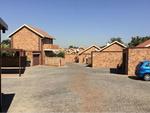 R950,000 2 Bed Die Hoewes Property For Sale