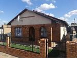 2 Bed Chiawelo House For Sale