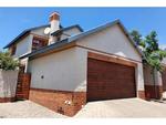 R2,150,000 3 Bed Candlewoods Country Estate House For Sale