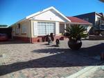 10 Bed Bluewater Bay House To Rent