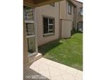 2 Bed Hazeldean Property To Rent