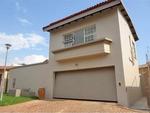 4 Bed Woodmead House To Rent