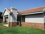 2 Bed Rooihuiskraal Property To Rent