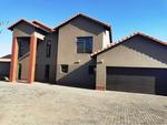 3 Bed Pebble Rock Golf Village House For Sale