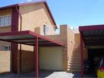 2 Bed Rooihuiskraal Apartment To Rent