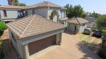 7 Bed House in Isandovale