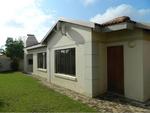 2 Bed Silver Lakes Golf Estate Property To Rent