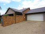 3 Bed Amberfield Property For Sale