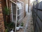1.5 Bed Beyers Park Apartment To Rent