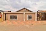 3 Bed House in Protea Glen