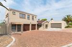7 Bed House in Morgenster