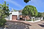 4 Bed House in Keurboomstrand