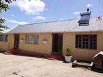 4 Bed House in Uitenhage Central