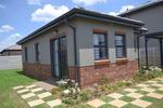 2 Bed House in Akasia