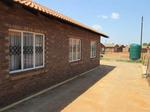 10 Bed House in Northam
