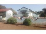 14 Bed House in Northam