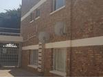 1.5 Bed Brenthurst Apartment To Rent