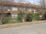 2 Bed Driehoek Apartment For Sale