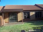 2 Bed Willow Park Manor House To Rent