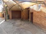 3 Bed Chroom Park Property To Rent