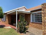 2 Bed Honeydew Grove Property For Sale