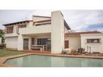 3 Bed Woodmead House For Sale