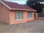 2 Bed Oos Einde House To Rent