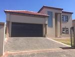 5 Bed Blue Hills House To Rent