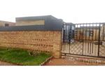 2 Bed Braamfischerville House For Sale