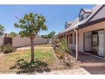 4 Bed Winelands House For Sale