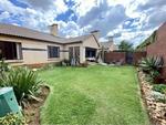 2 Bed Rietvlei Ridge Property To Rent