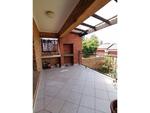 3 Bed Sundowner Apartment To Rent