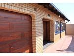 2 Bed Mohlakeng House For Sale