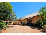 4 Bed Hekpoort Smallholding For Sale