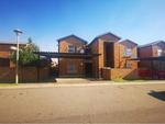 2 Bed Wilgeheuwel Apartment To Rent