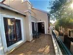 2 Bed Sunninghill Apartment For Sale