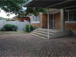 3 Bed Orange Grove House To Rent