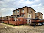 1 Bed Wilgeheuwel Apartment For Sale