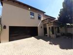 4 Bed Greenstone Hill House For Sale