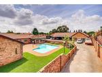 6 Bed Witfield Smallholding For Sale