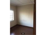 2 Bed Rosettenville Farm To Rent