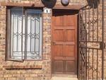 2 Bed Olievenhoutbos Apartment To Rent